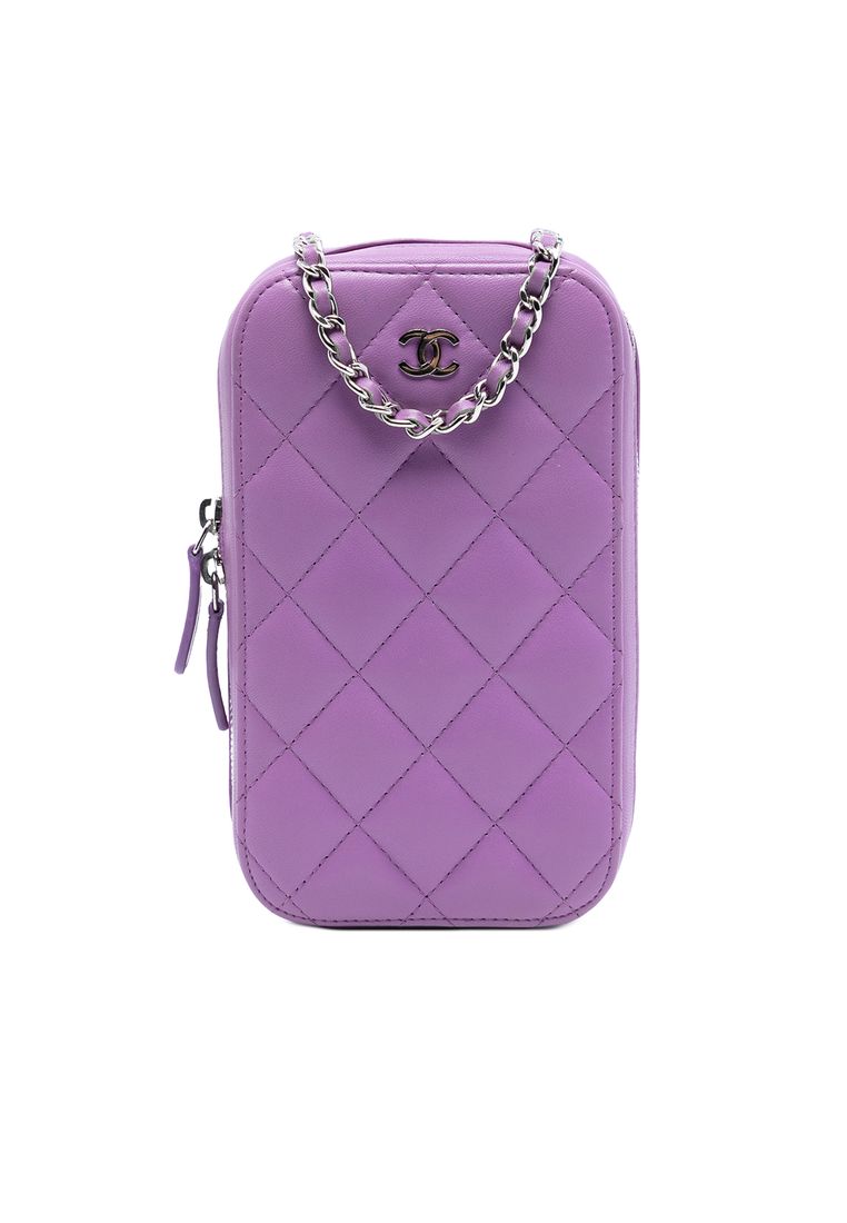 Pre-Loved Chanel Cc Quilted Lambskin Zip Phone Case