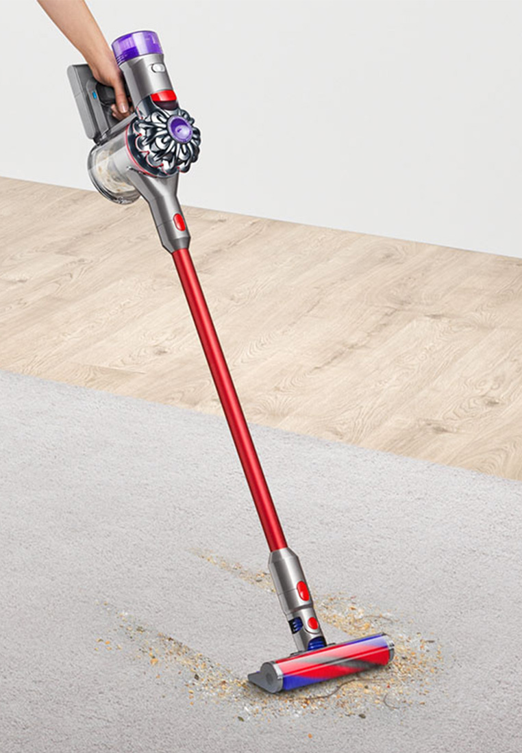 Dyson V8 Slim Fluffy ™ Cordless Vacuum Cleaner | 4-in-1 with dock | 40 Mins Runtime | Soft Roller Head