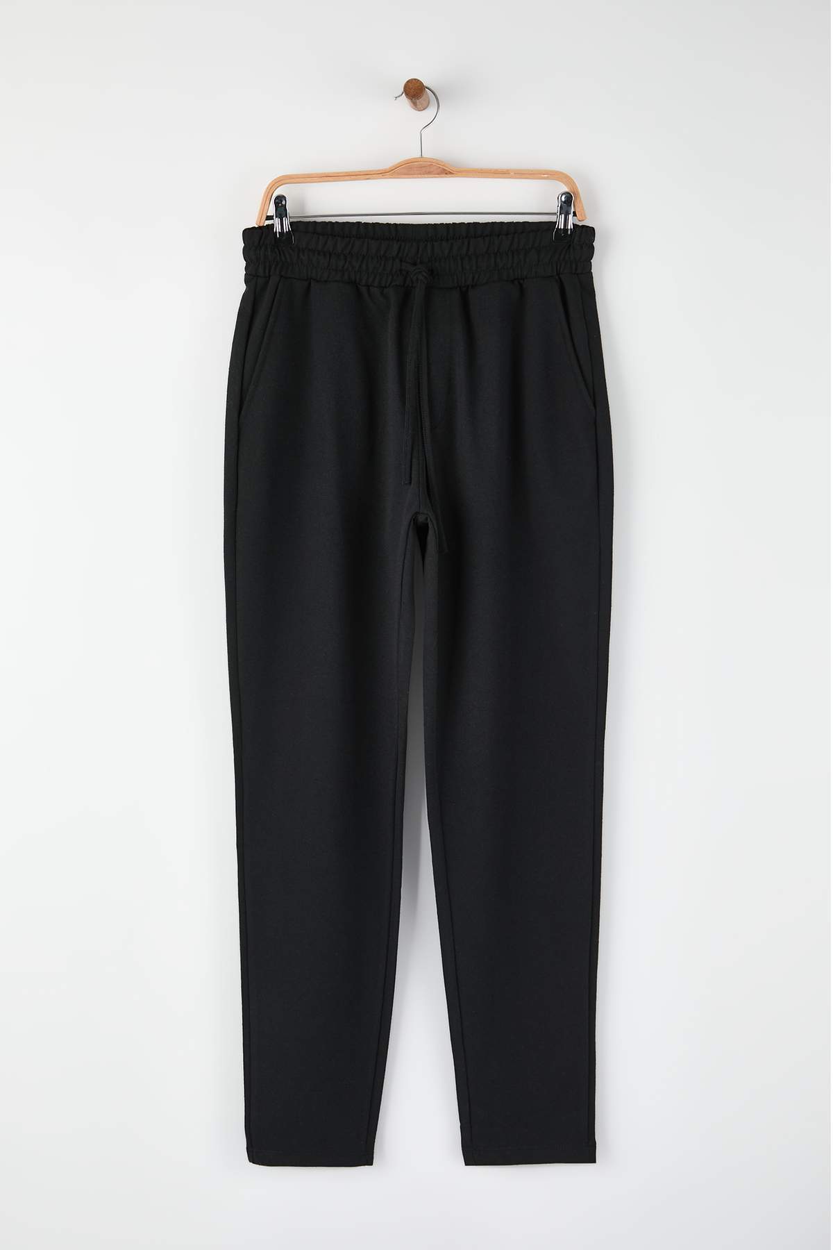 Trendyol Black Regular/Normal Cut Open Leg Sweatpants Tmnaw26Ea00016