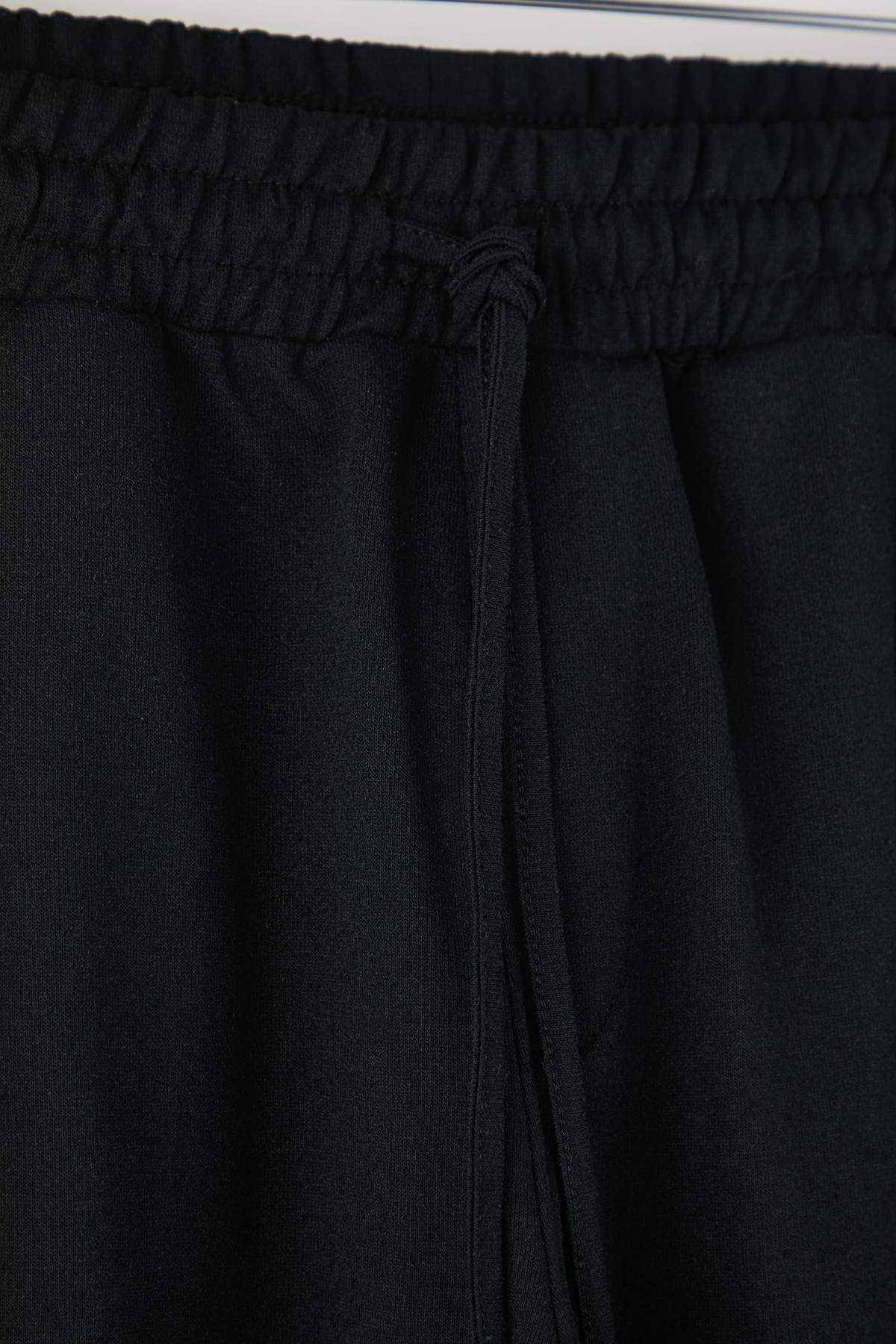 Trendyol Black Regular/Normal Cut Open Leg Sweatpants Tmnaw26Ea00016