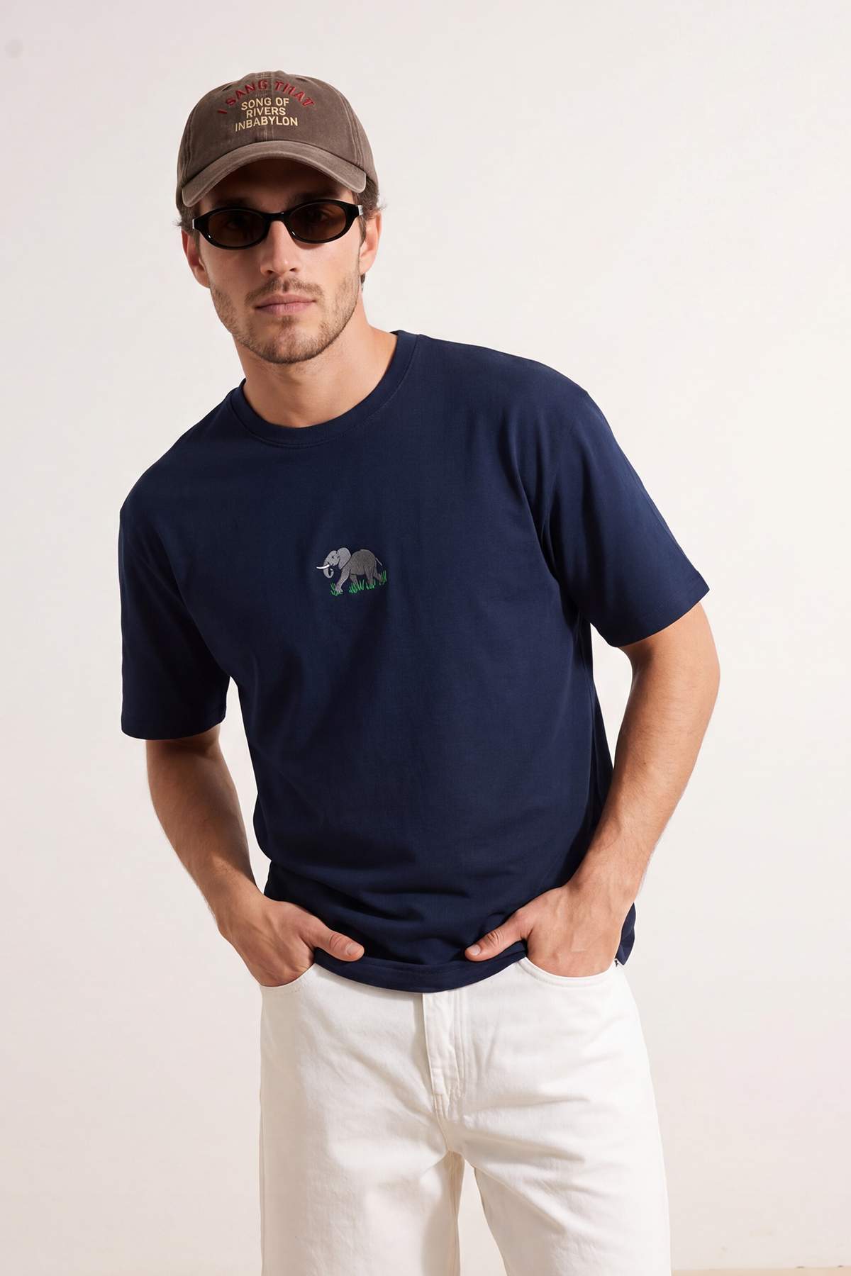 Trendyol Navy Blue Unisex Oversize/Wide Fit Elephant Embroidery 100% Cotton T-Shirt Tmnss26Ts00077