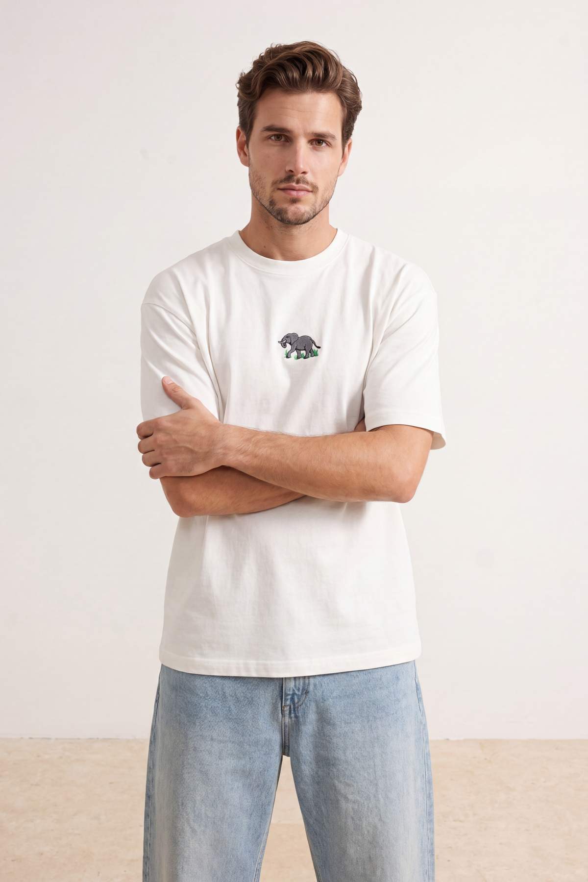 Trendyol Ecru Oversize/Wide Fit Elephant Embroidery 100% Cotton T-Shirt Tmnss26Ts00077