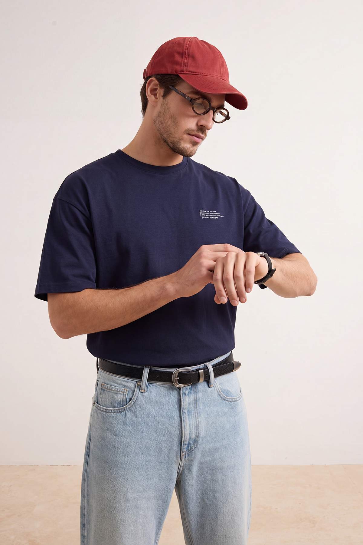 Trendyol Navy Blue Oversize 100% Cotton Crew Neck Minimal Text Printed Tok Fabric T-Shirt Tmnss23Ts00084