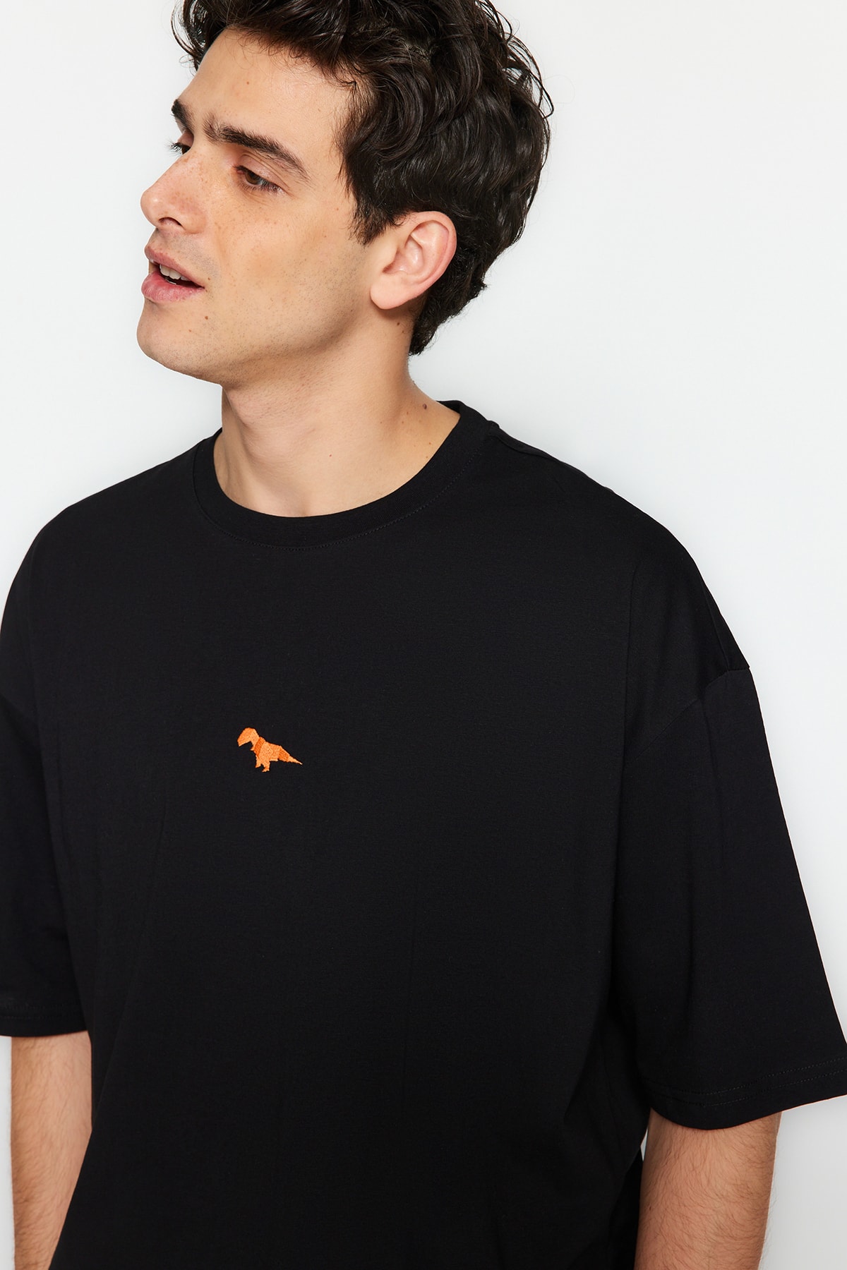 Trendyol Black Oversize/Wide Cut Crew Neck Short Sleeve Dinosaur Embroidered T-Shirt Tmnss23Ts00243